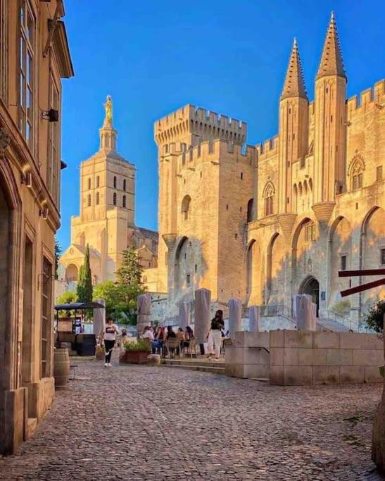 Le Saint-Lazare Appartement Au Calme Intra Muros Αβινιόν Εξωτερικό φωτογραφία